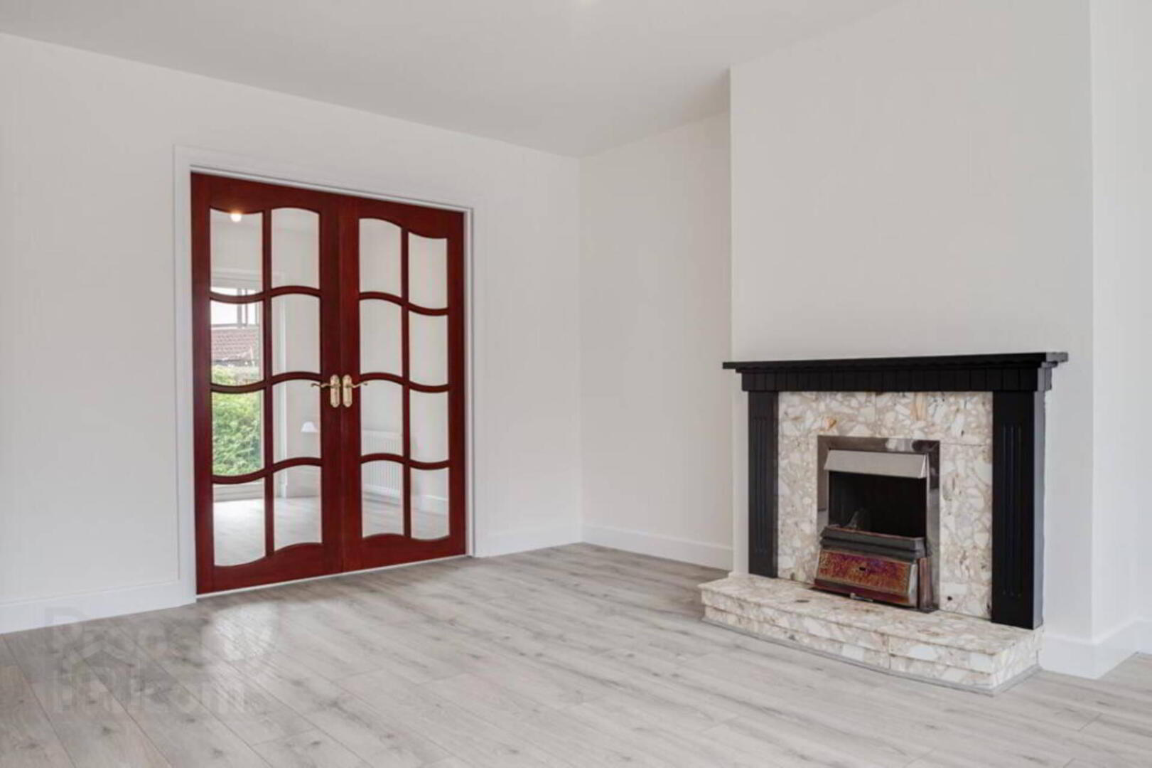 8 Carlton Park 6 of 29