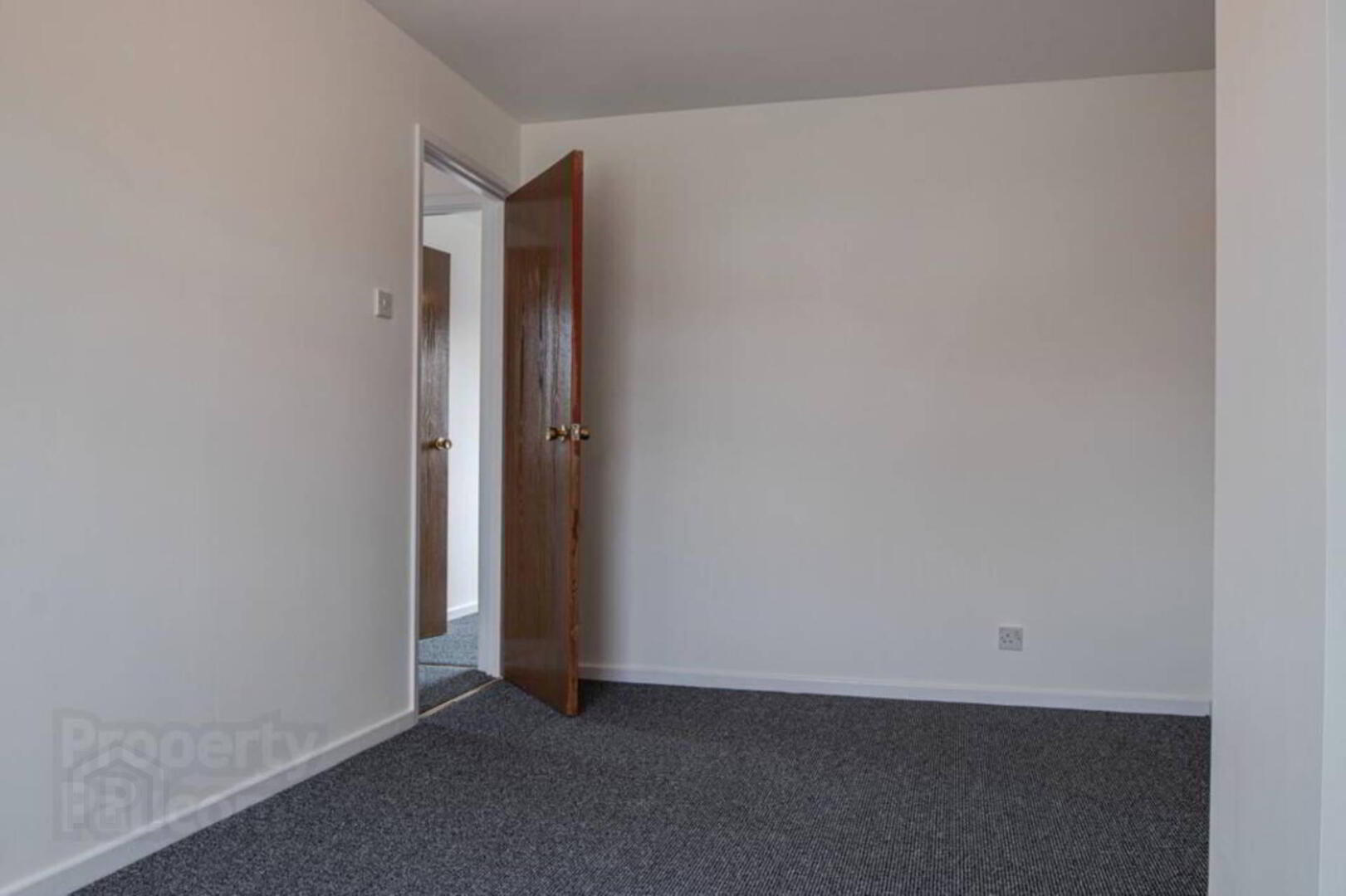 8 Carlton Park 20 of 29