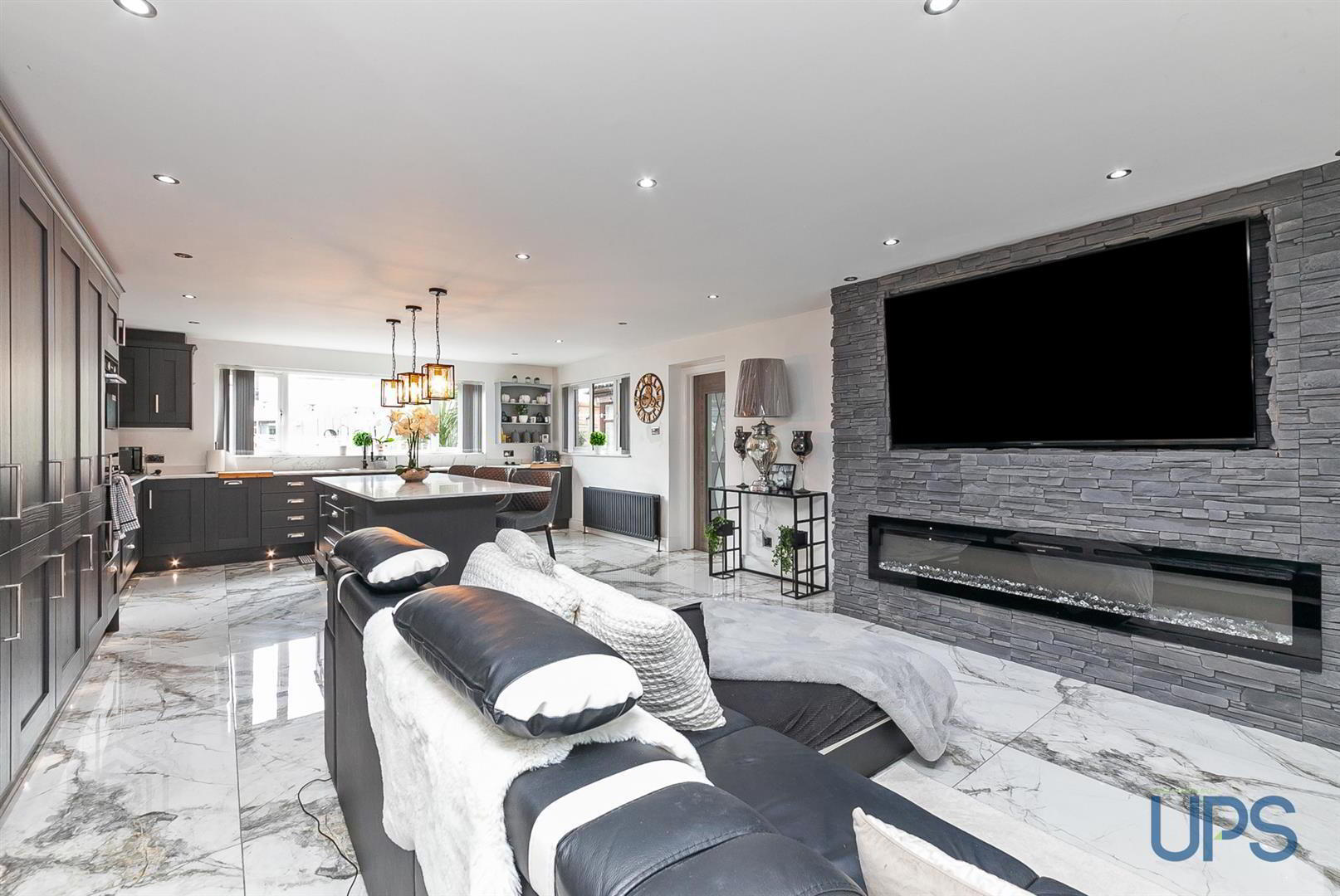 56 Lagmore Grove 9 of 37