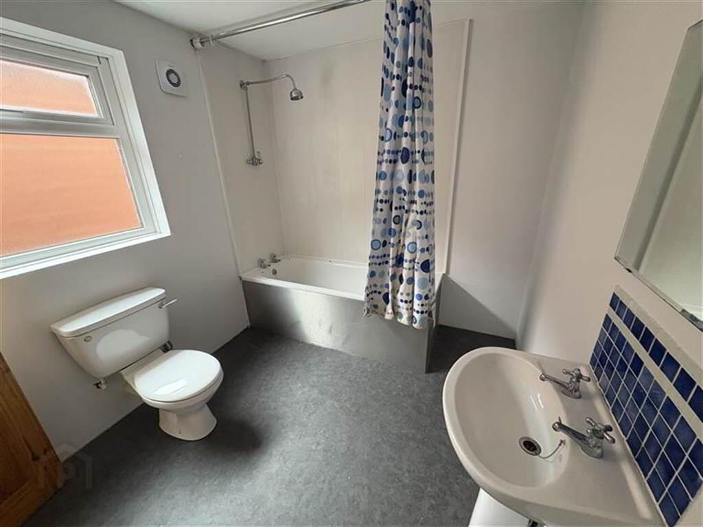 123 Walmer Street 7 of 9