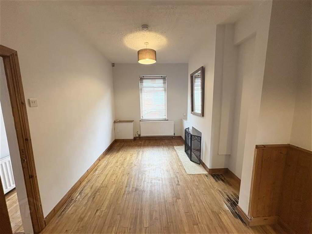 123 Walmer Street 3 of 9