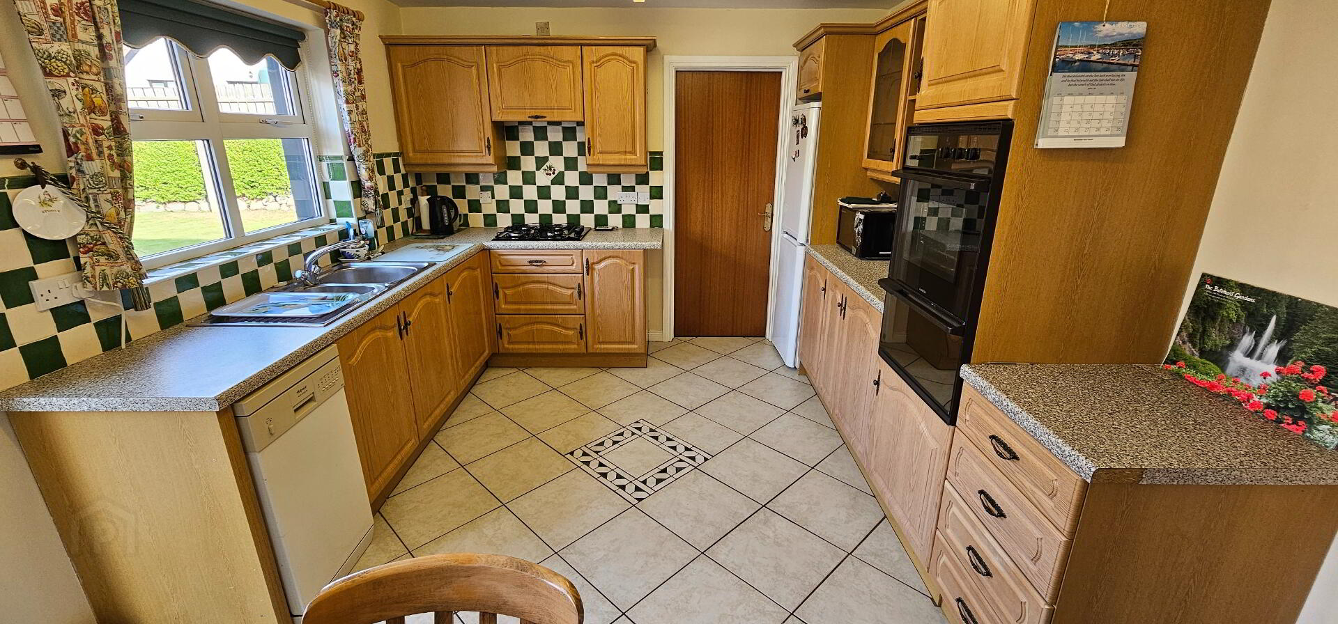 4 Huntingdale Court 7 of 24