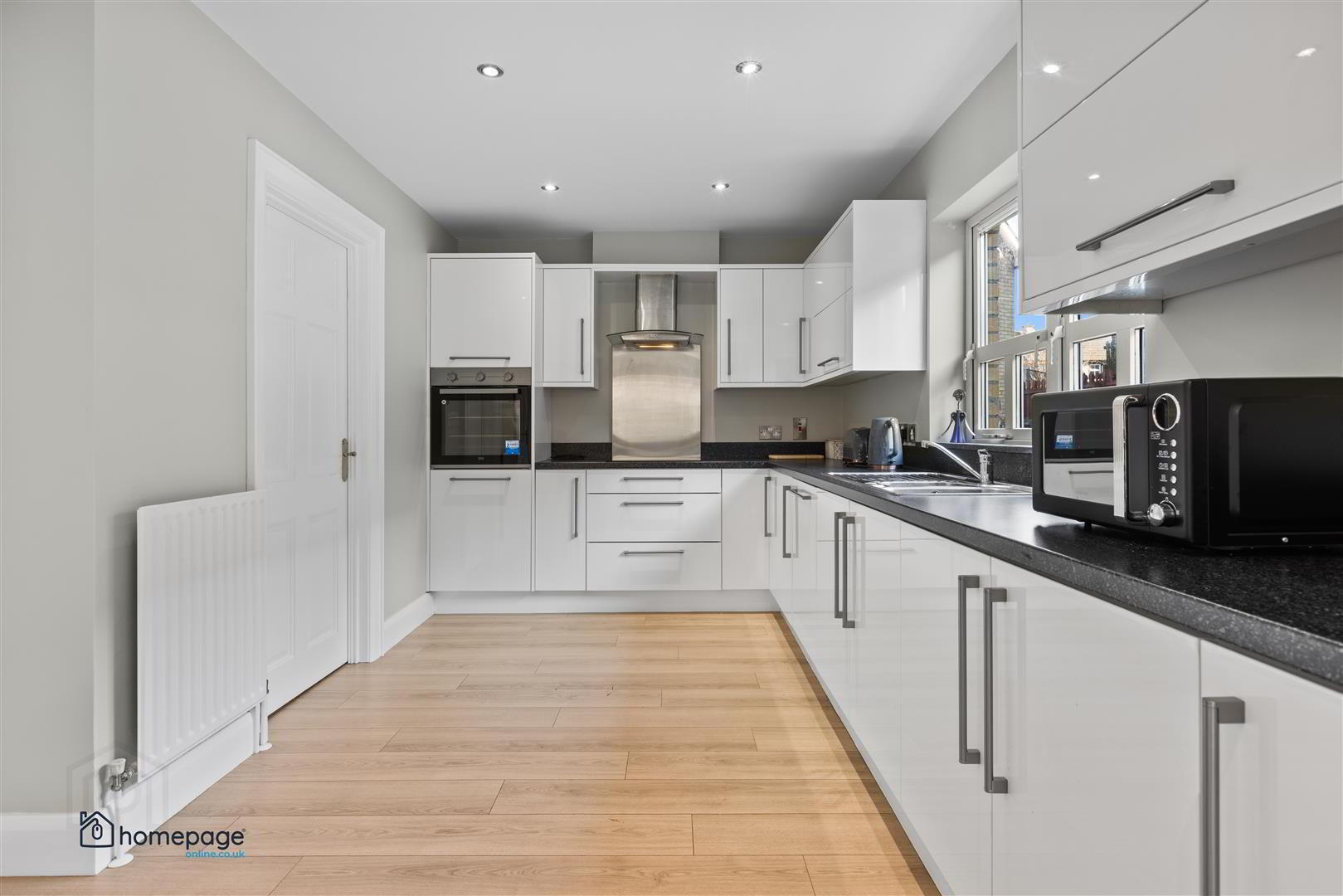 87 Butlers Wharf 8 of 37