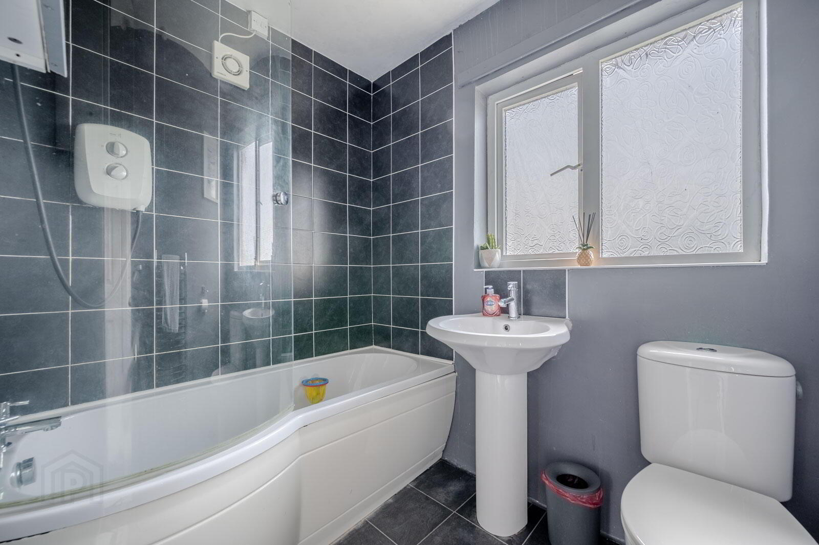 17 Orangefield Road 16 of 21