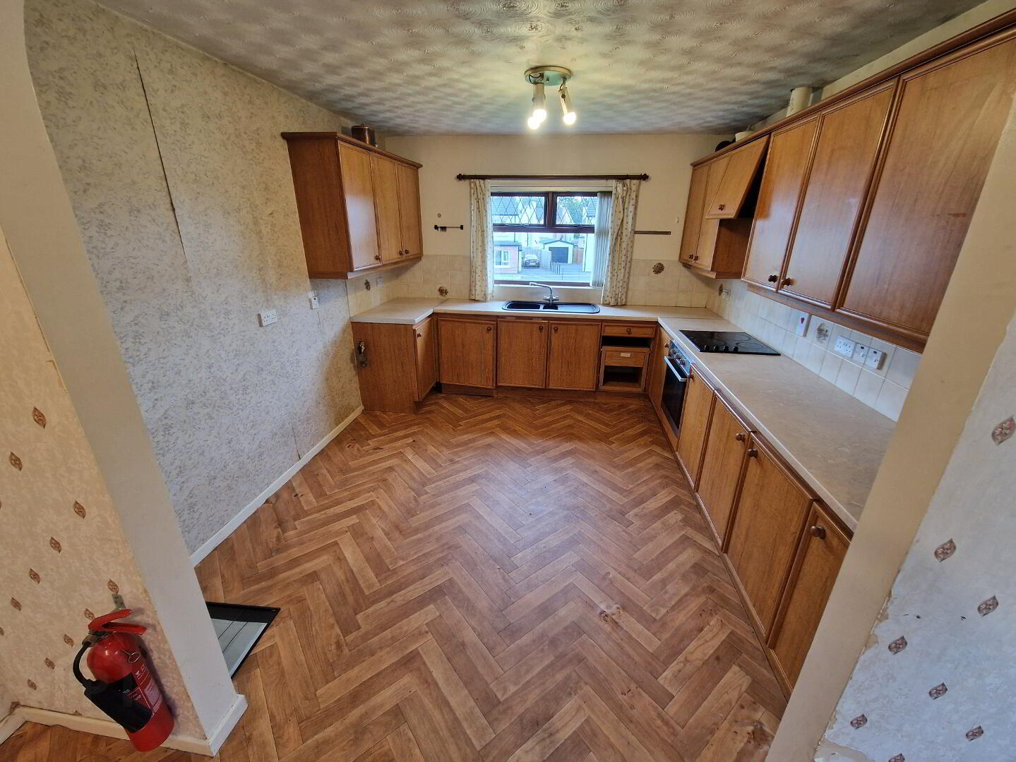1 Glen Court 8 of 34