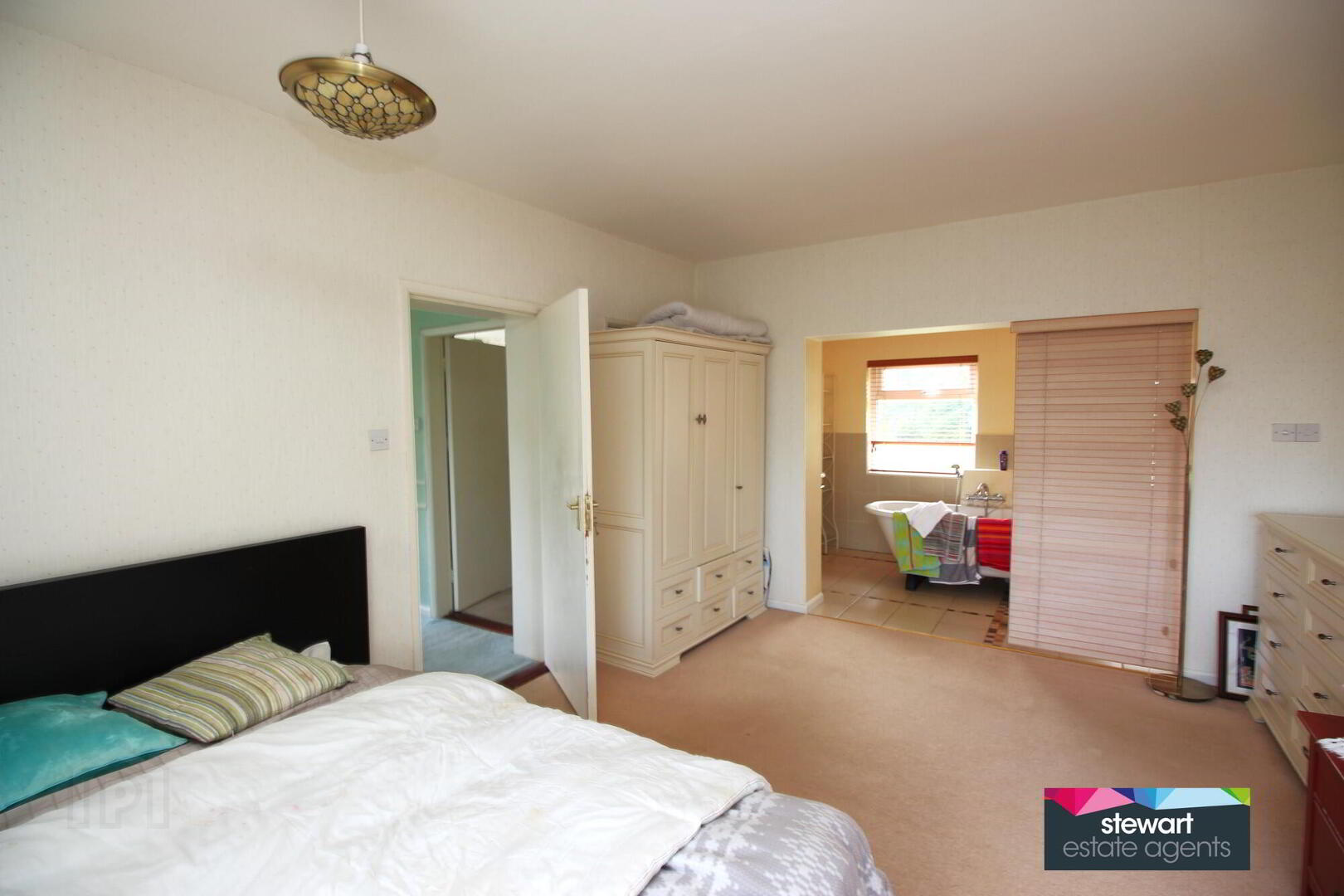 16 Clarehill Road 8 of 12