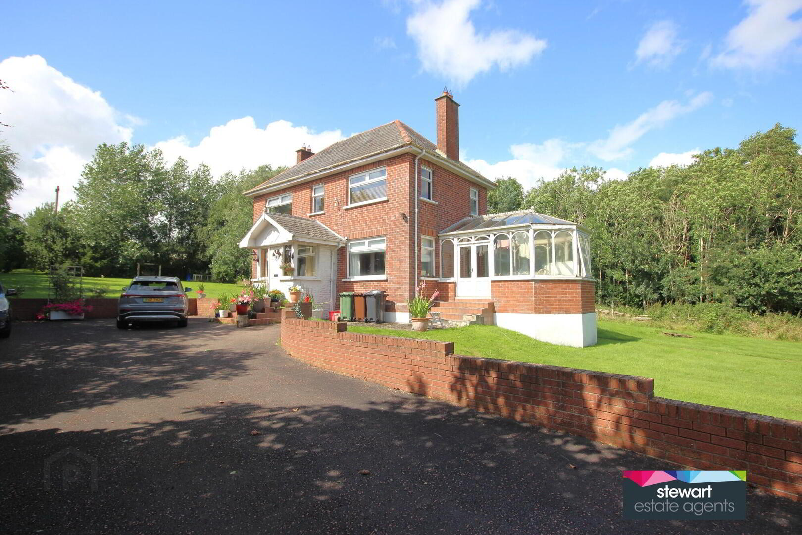 16 Clarehill Road 1 of 12