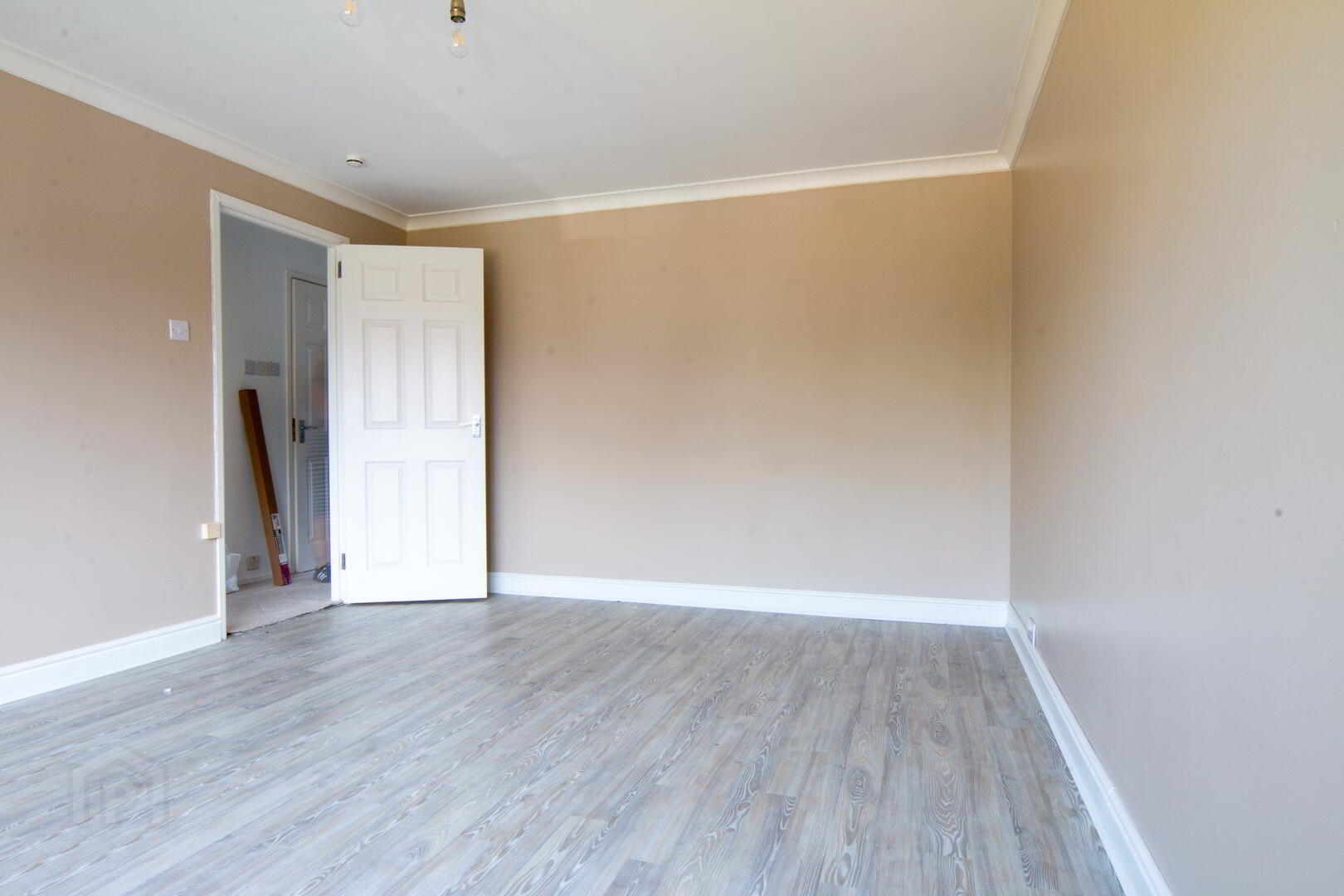 31b Dundonald Heights 4 of 8