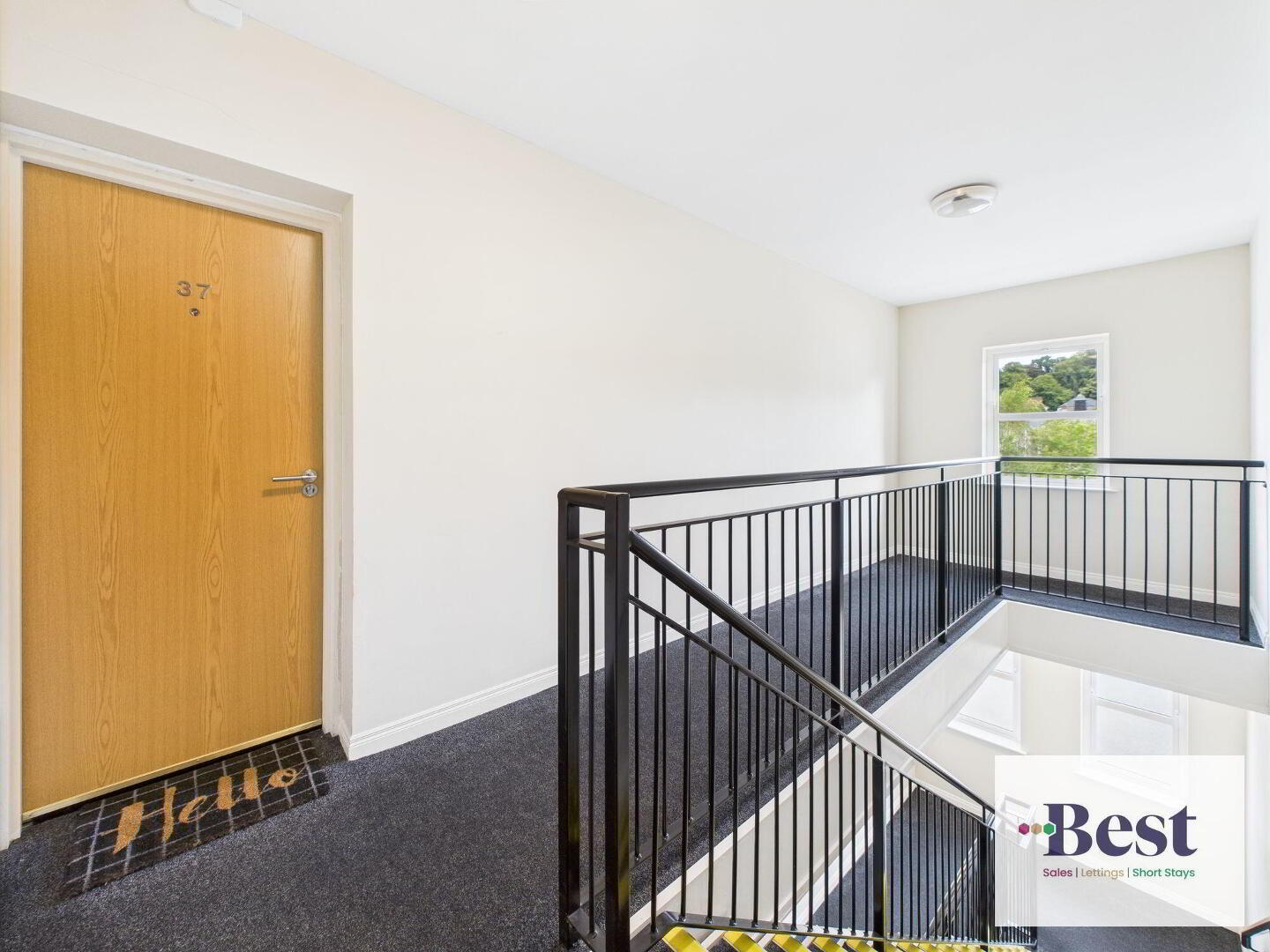 37 Corran Mews 2 of 12