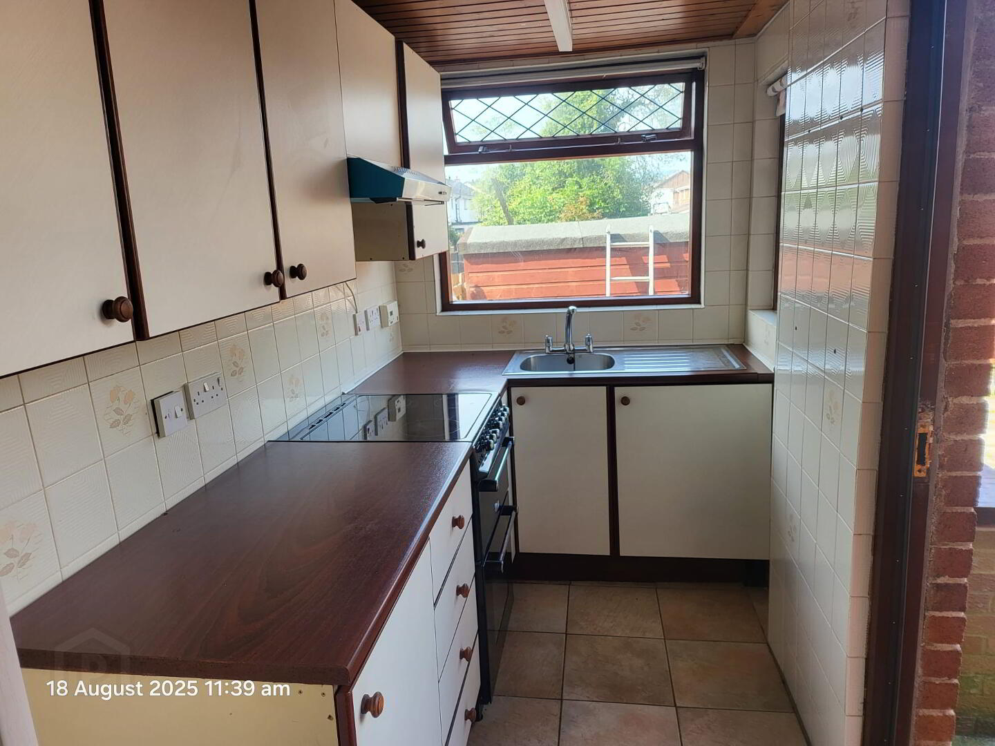 92 Victoria Road 5 of 11
