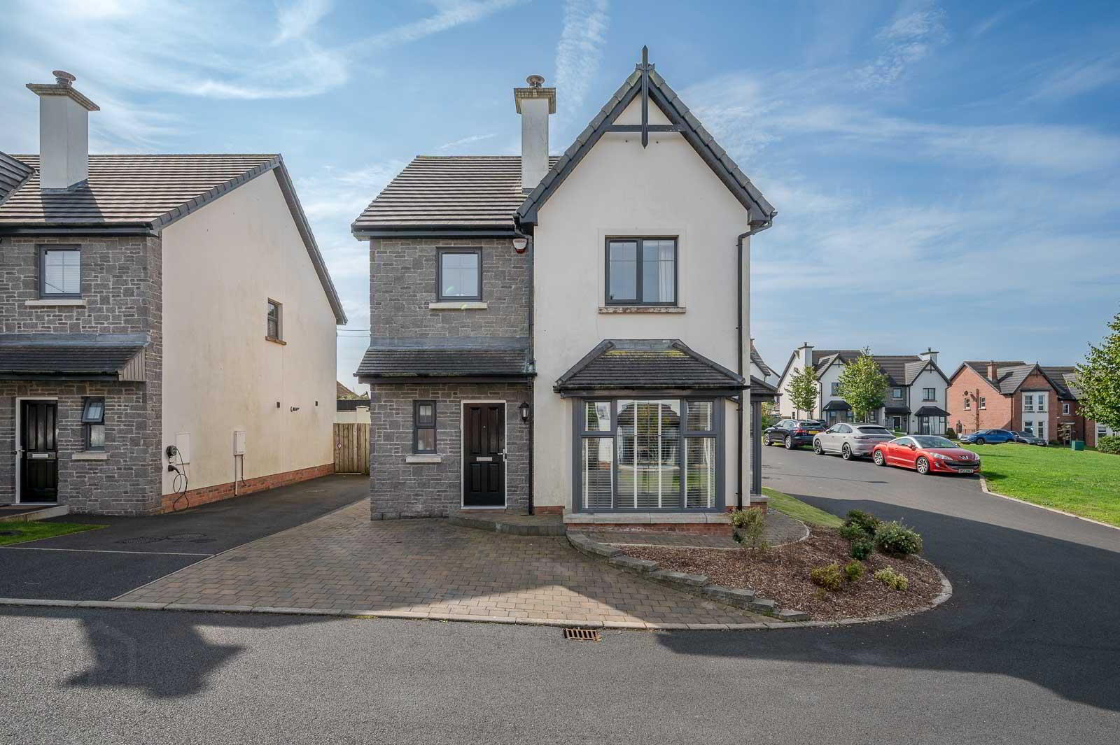 10 Bracken Hill Square 1 of 31