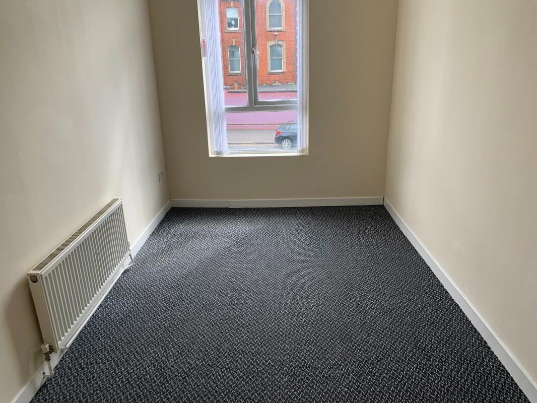 Apt 1, 121 Falls Road 4 of 7