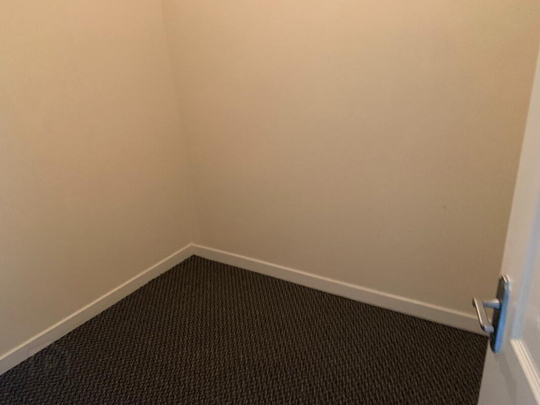 Apt 1, 121 Falls Road 3 of 7