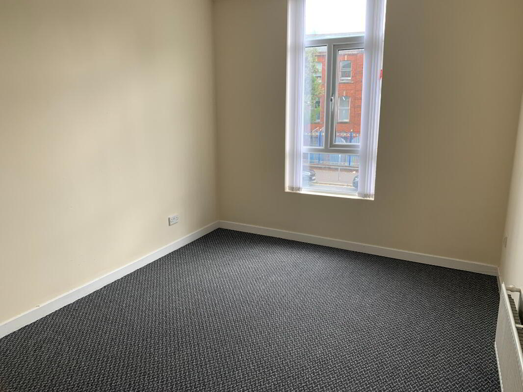 Apt 1, 121 Falls Road 7 of 7