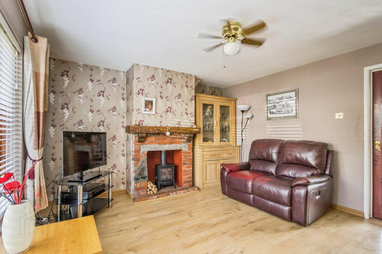 40 Springwell Crescent 2 of 12