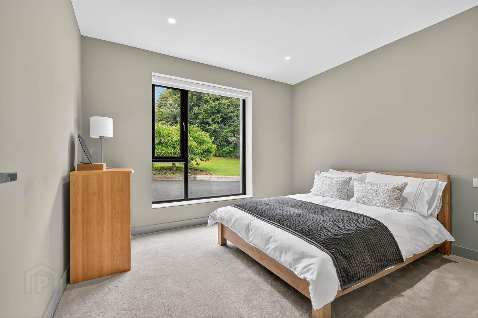 8 Ballynahatty Road 32 of 45