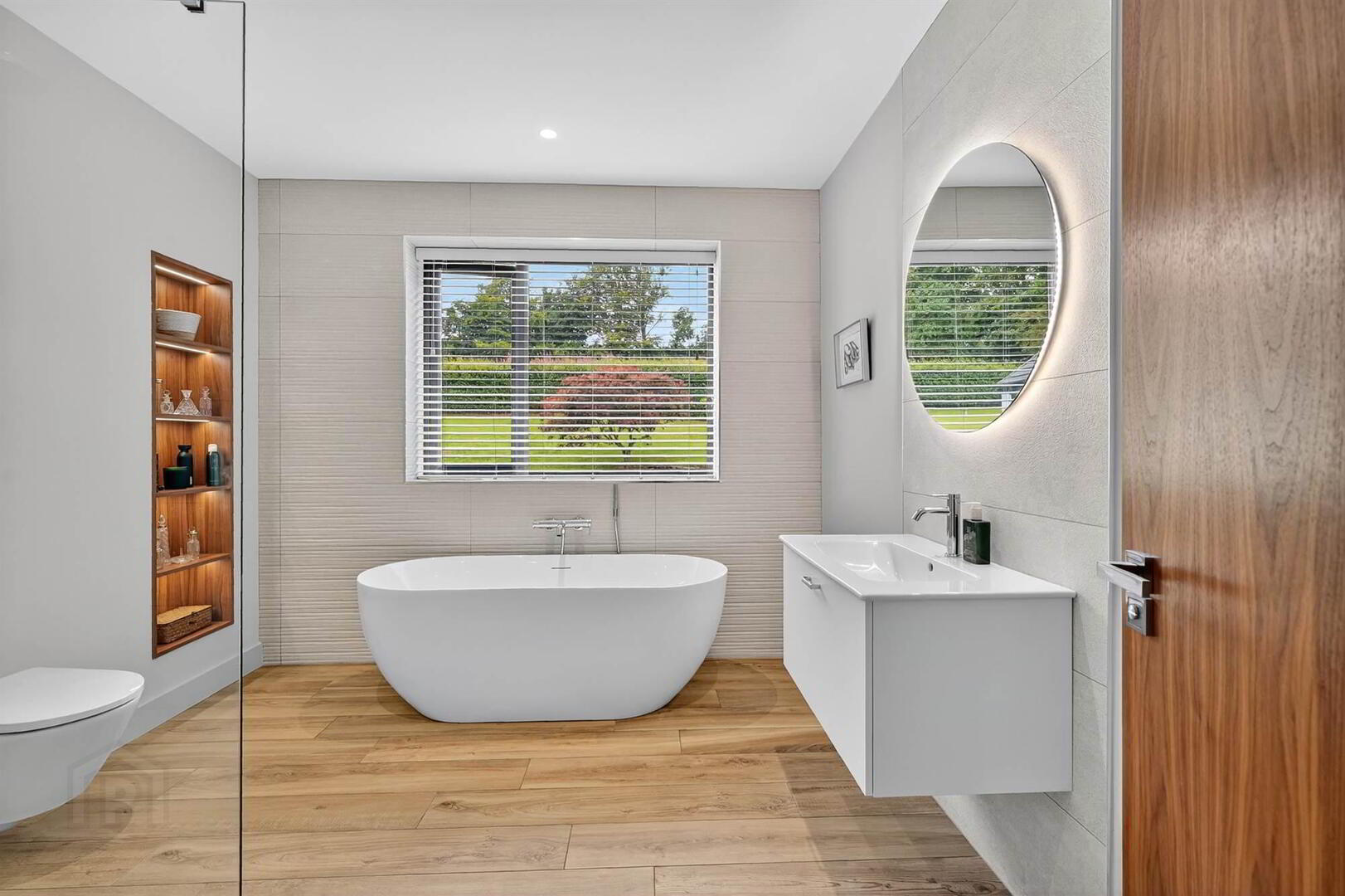 8 Ballynahatty Road 38 of 45