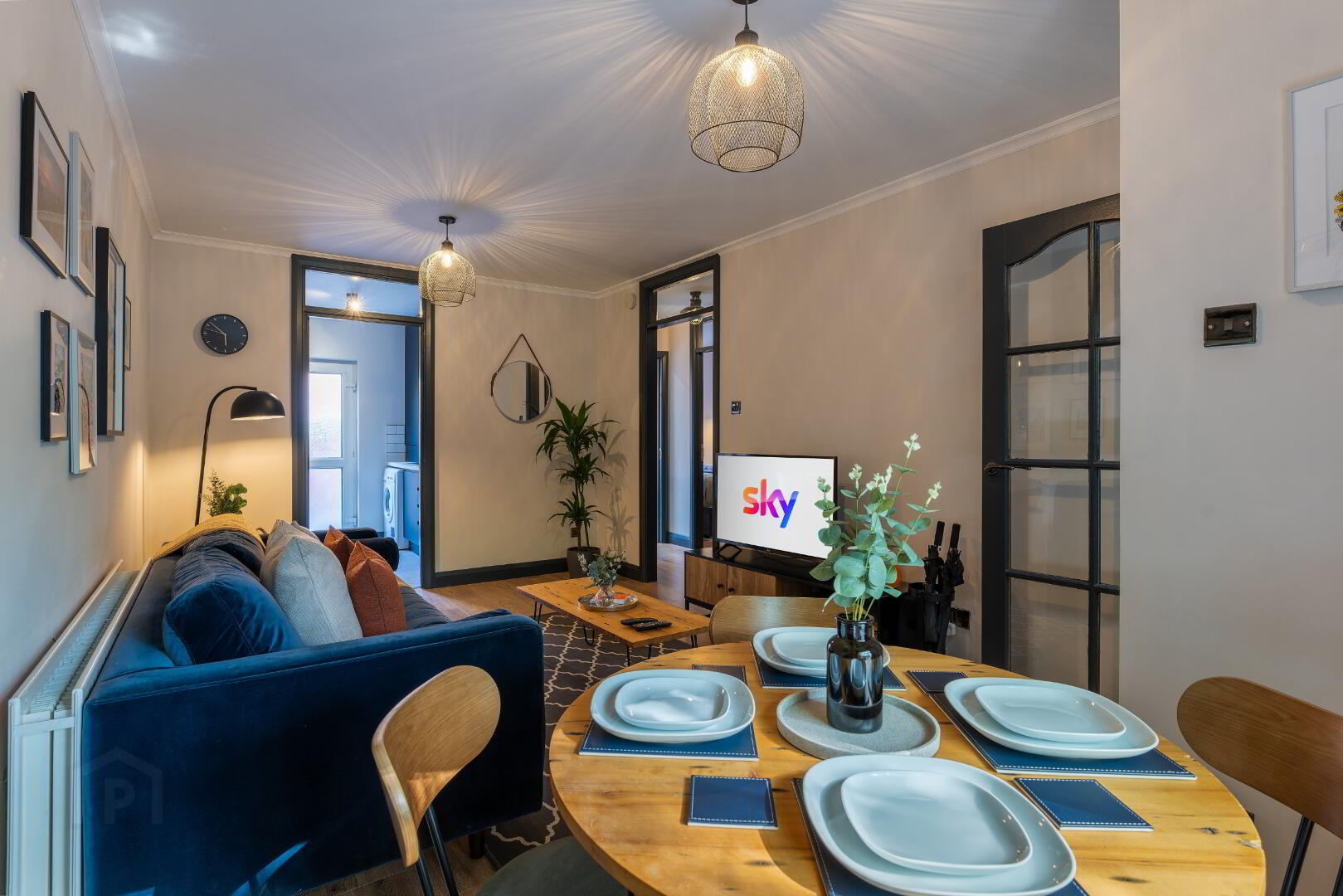 City Centre Short Term Let, Salisbury Court 3 of 16
