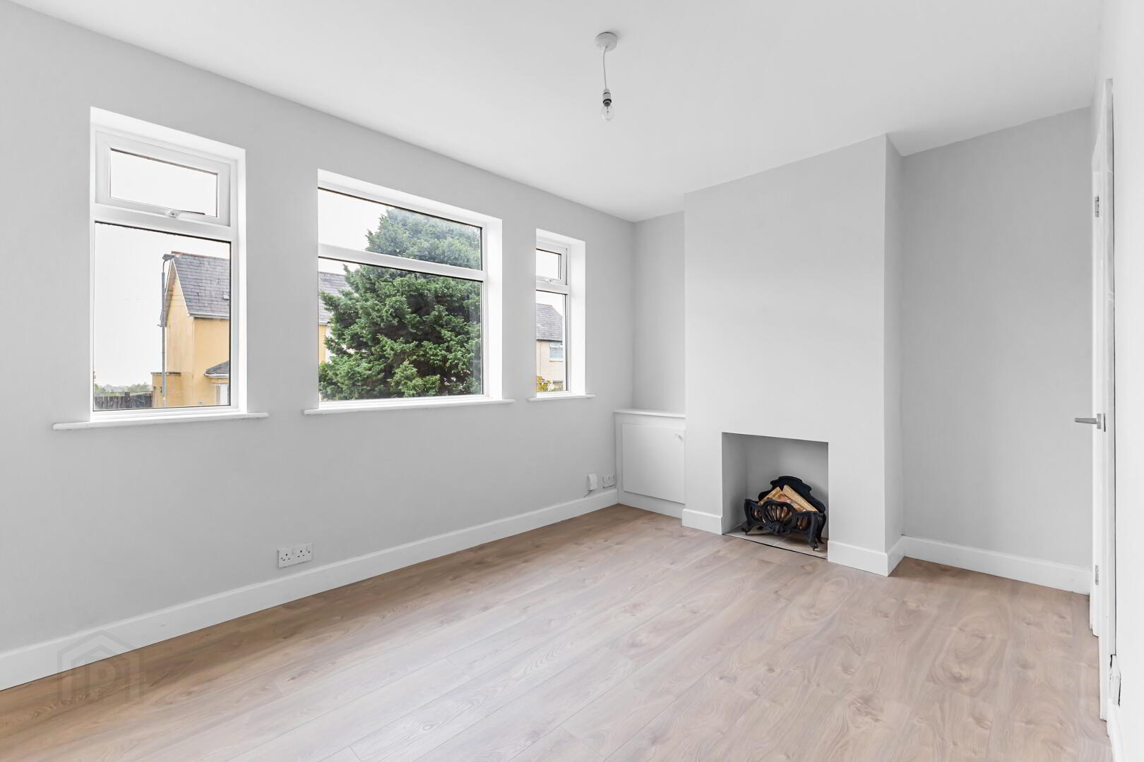 132 Joanmount Gardens 4 of 20