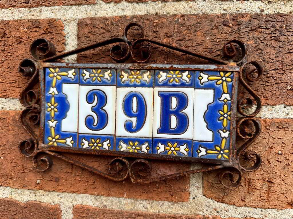 39b The Straight 5 of 17