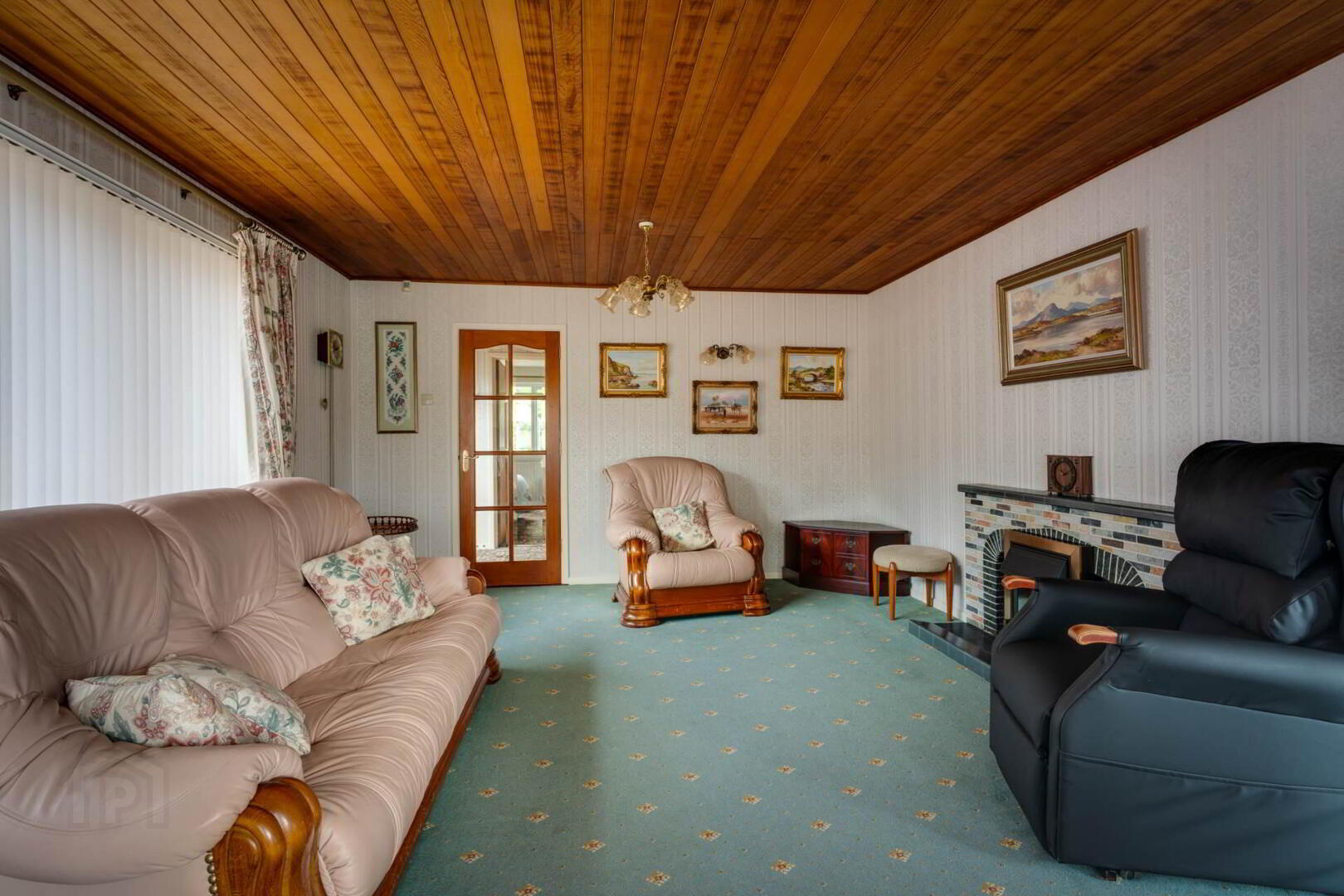 17 Cooleen Park 8 of 33