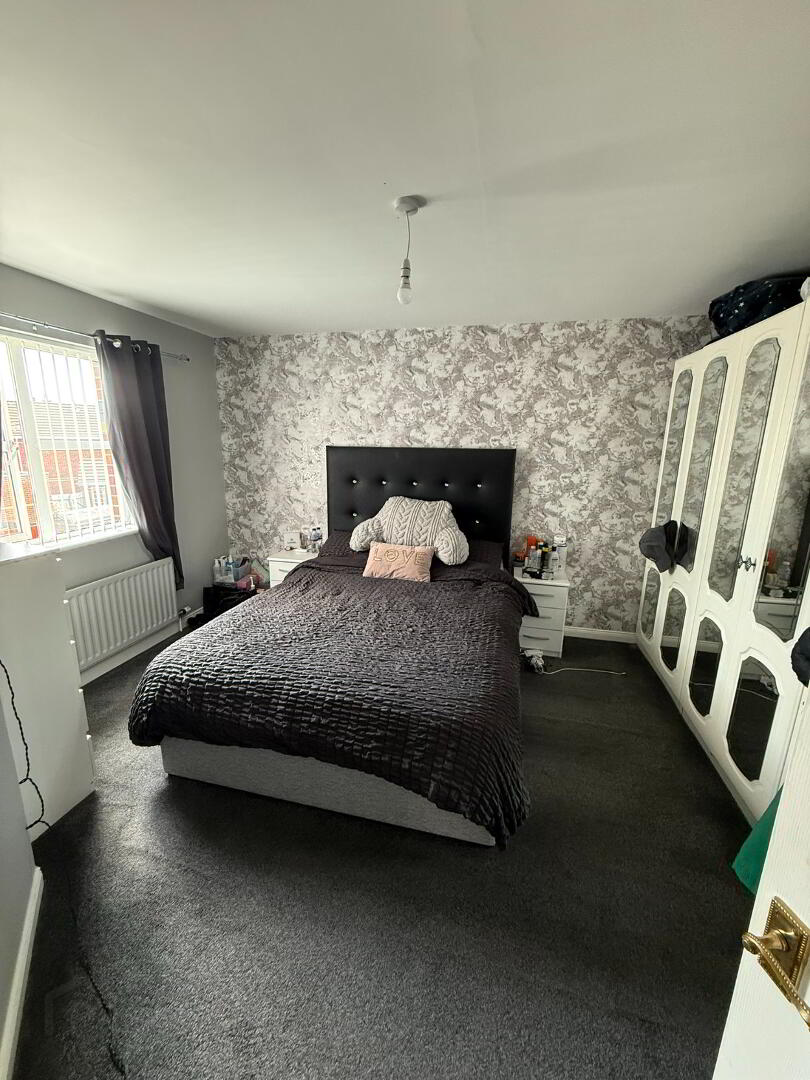 12 Whitethorn Brae 8 of 14