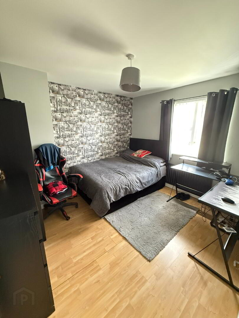 12 Whitethorn Brae 9 of 14