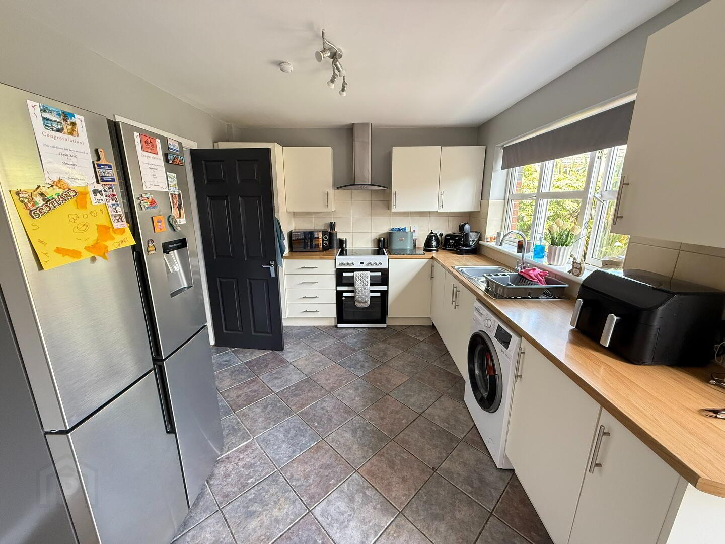 12 Whitethorn Brae 4 of 14