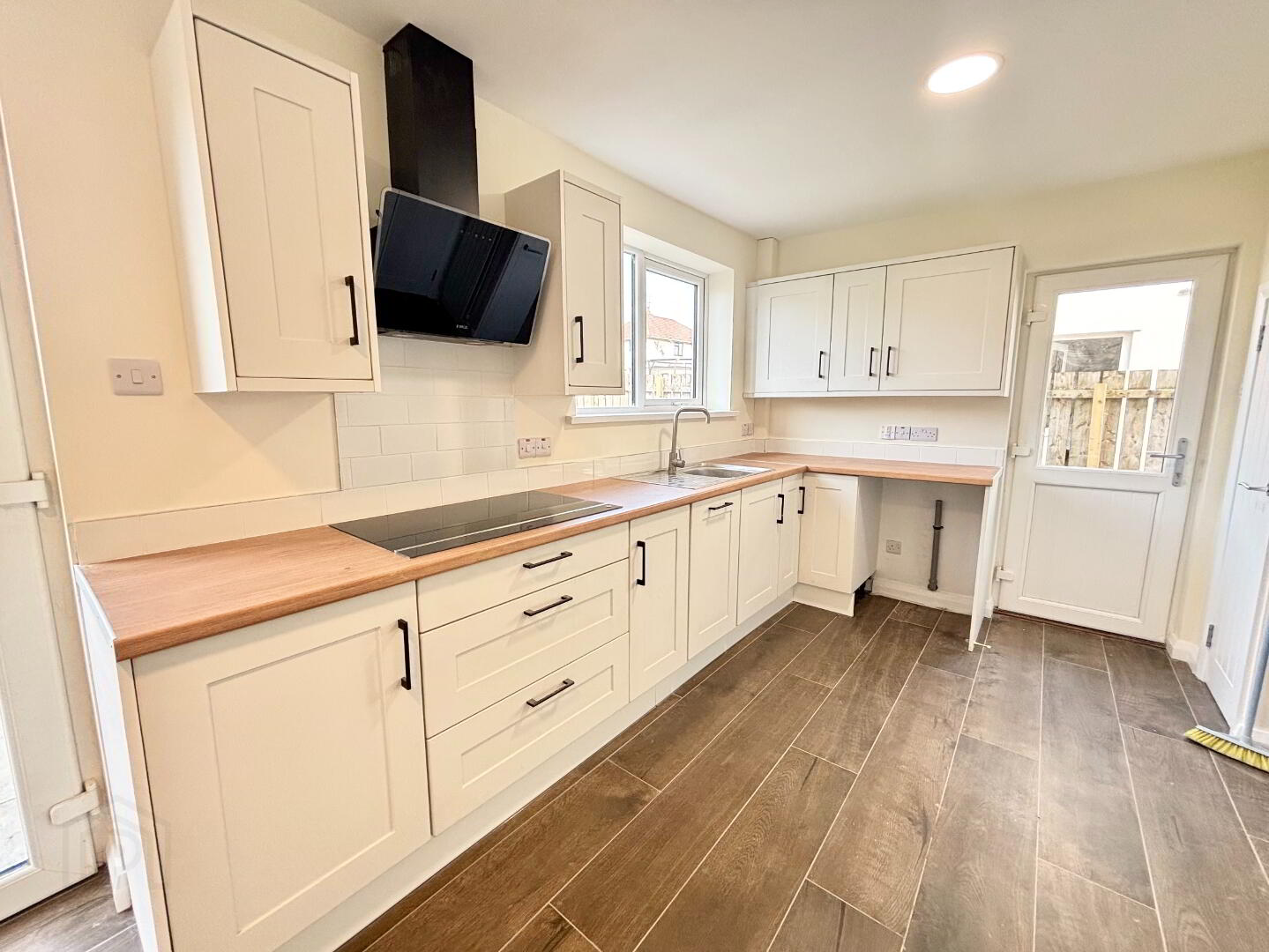 21 Glendun Drive 6 of 17