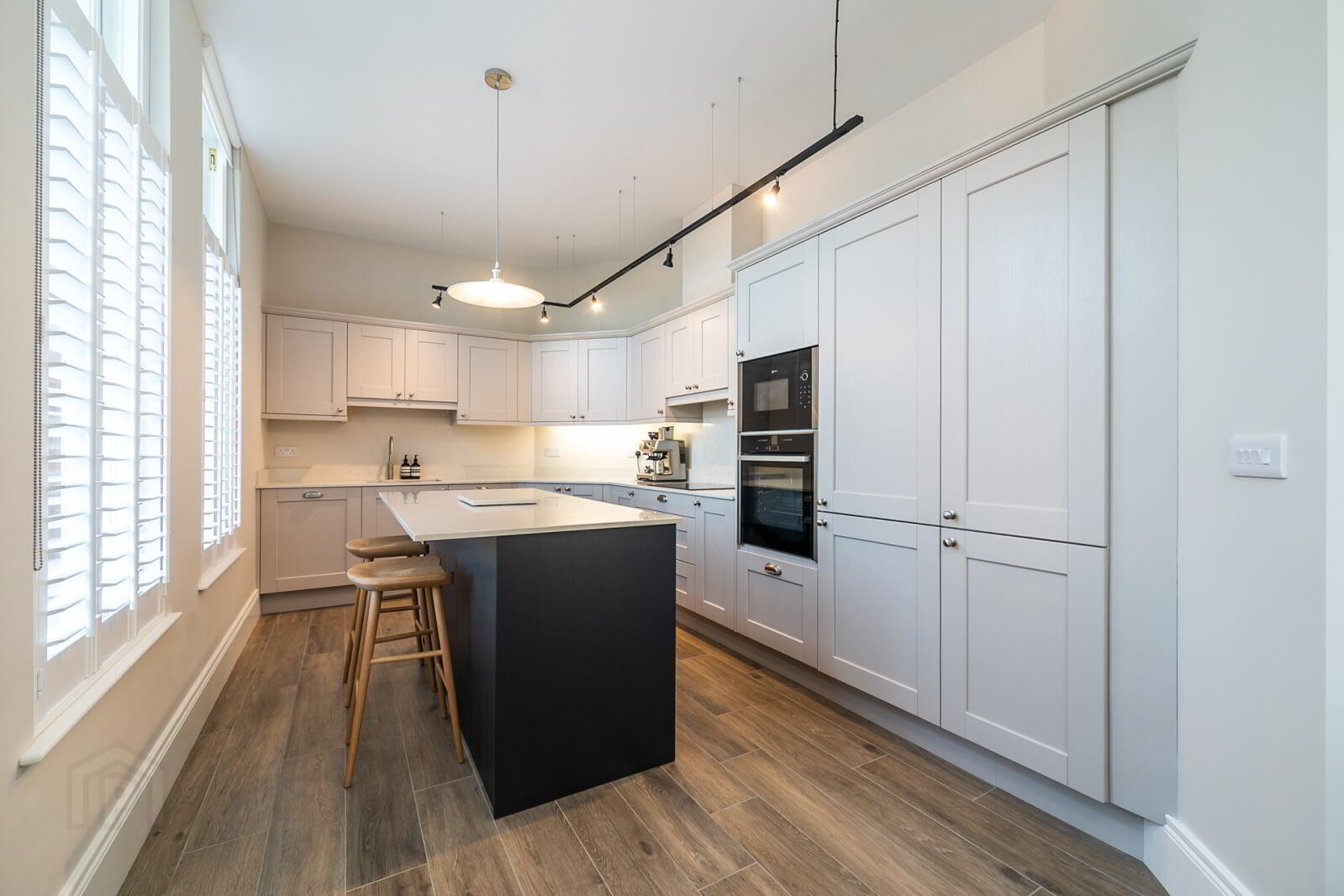 1 The West House, 24 Ishbel Mews 7 of 27