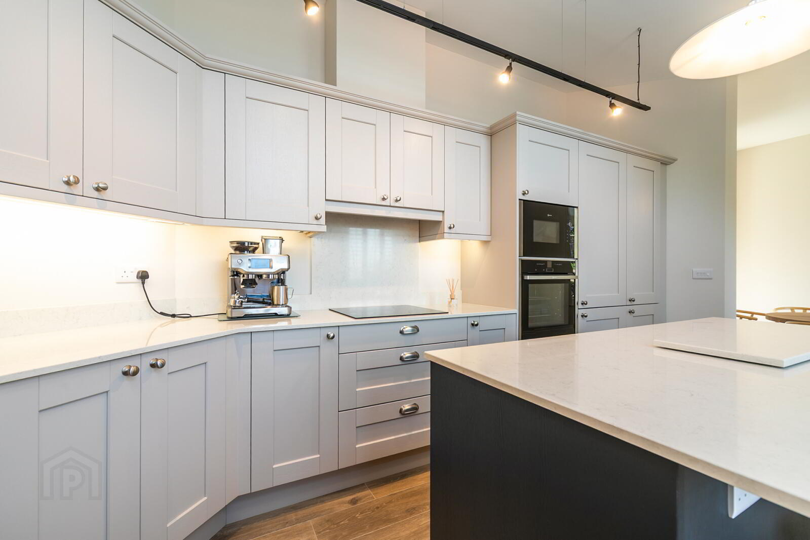 1 The West House, 24 Ishbel Mews 10 of 27