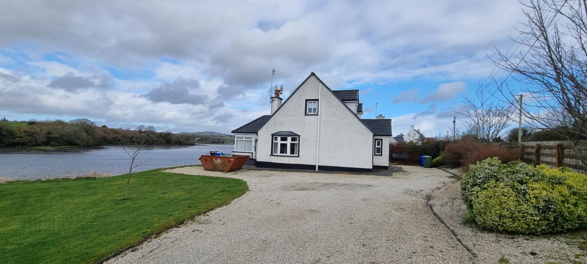 Riverside Cottage 22 of 25