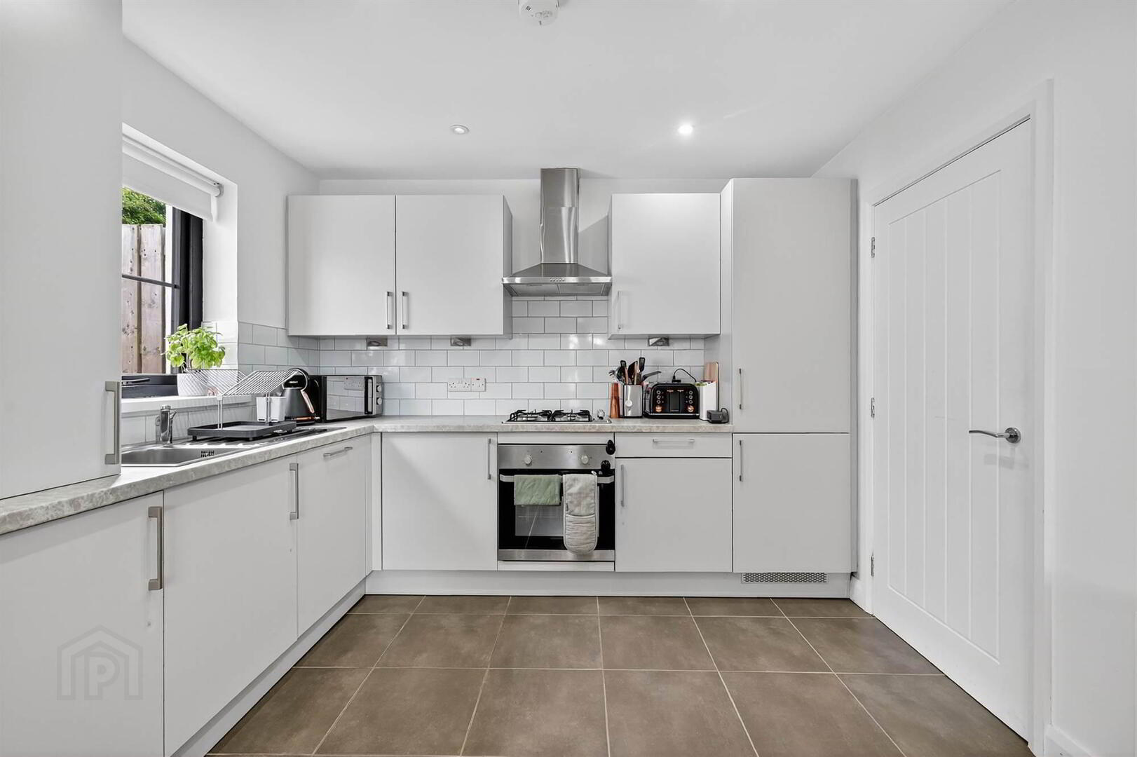 10 Wandsworth Court 13 of 36