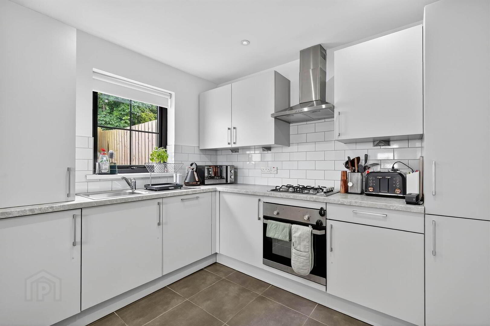 10 Wandsworth Court 14 of 36
