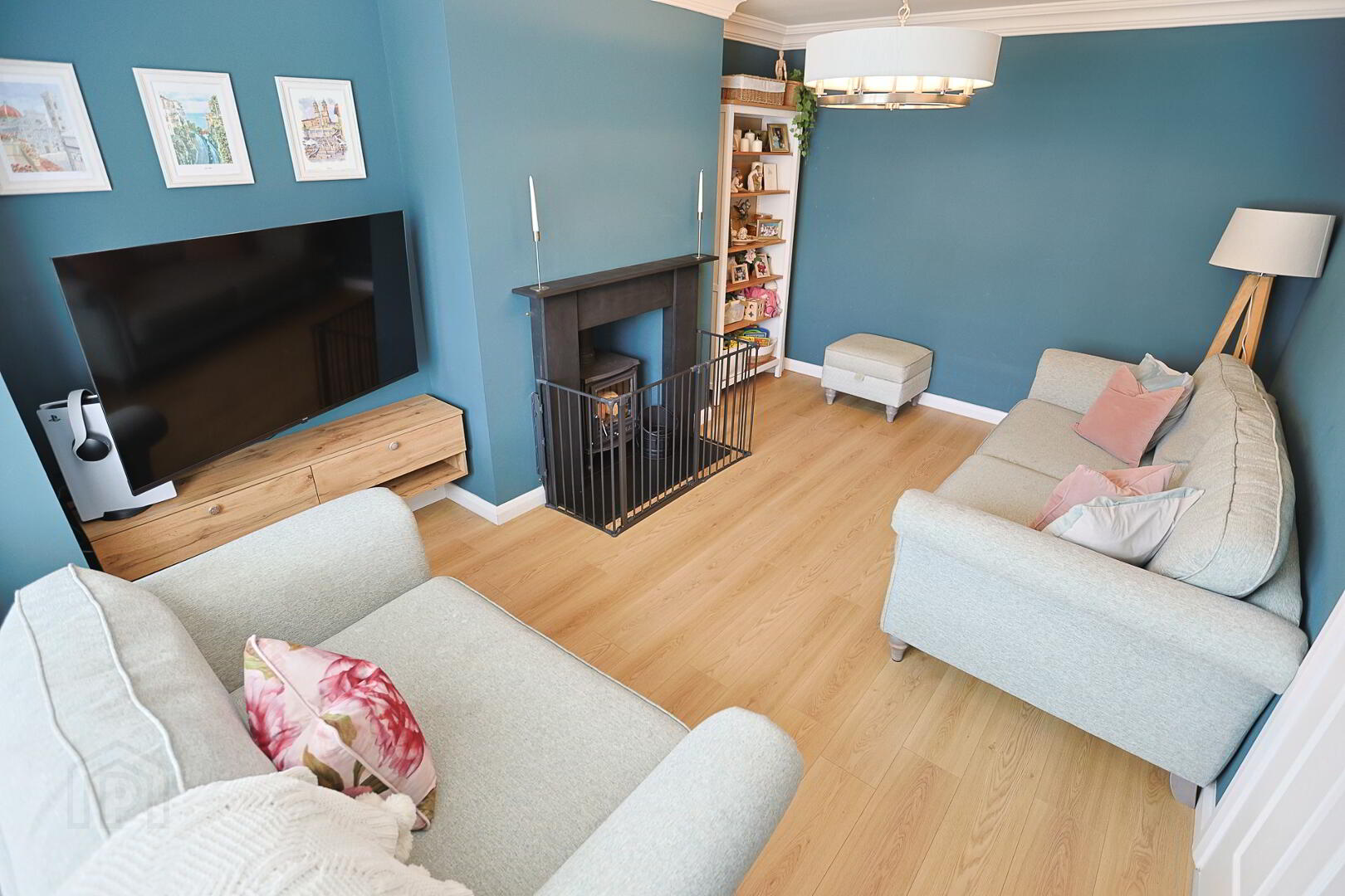 43 Dicksons Wood 5 of 46