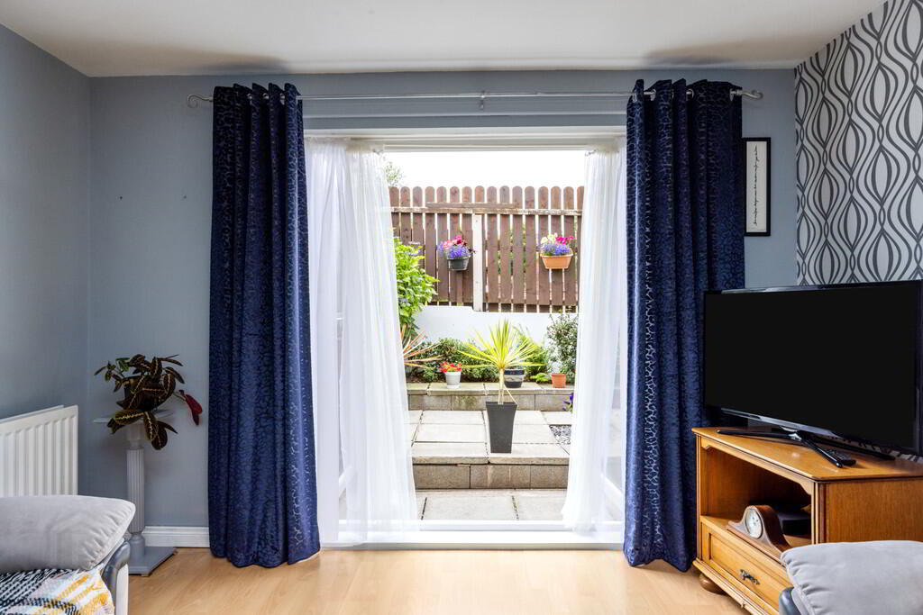 1 Tudor Dale Court 6 of 17