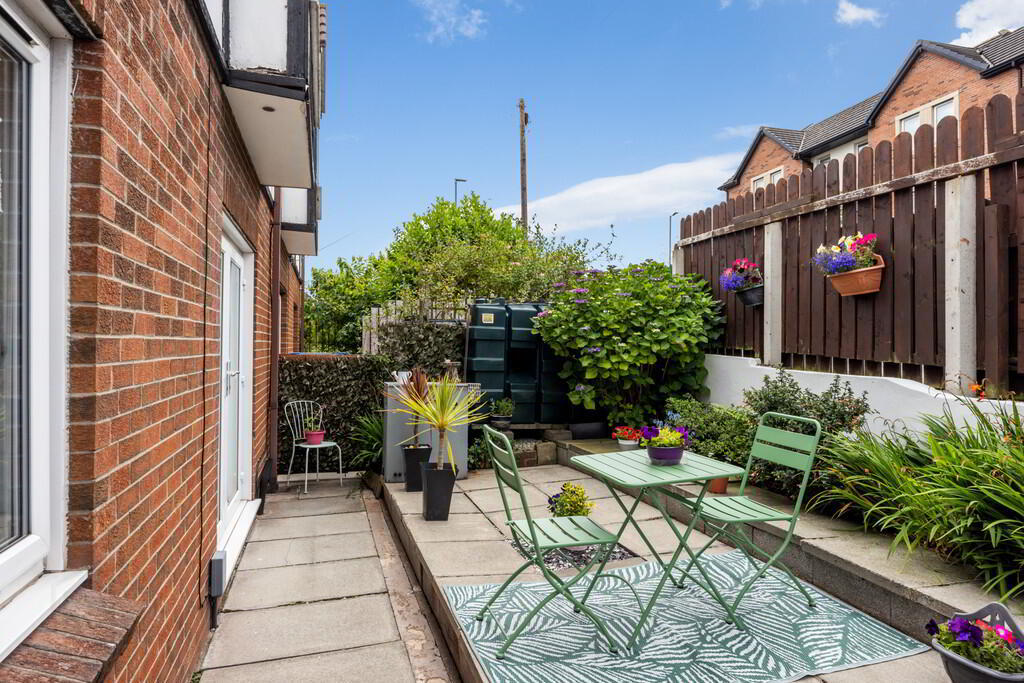1 Tudor Dale Court 16 of 17