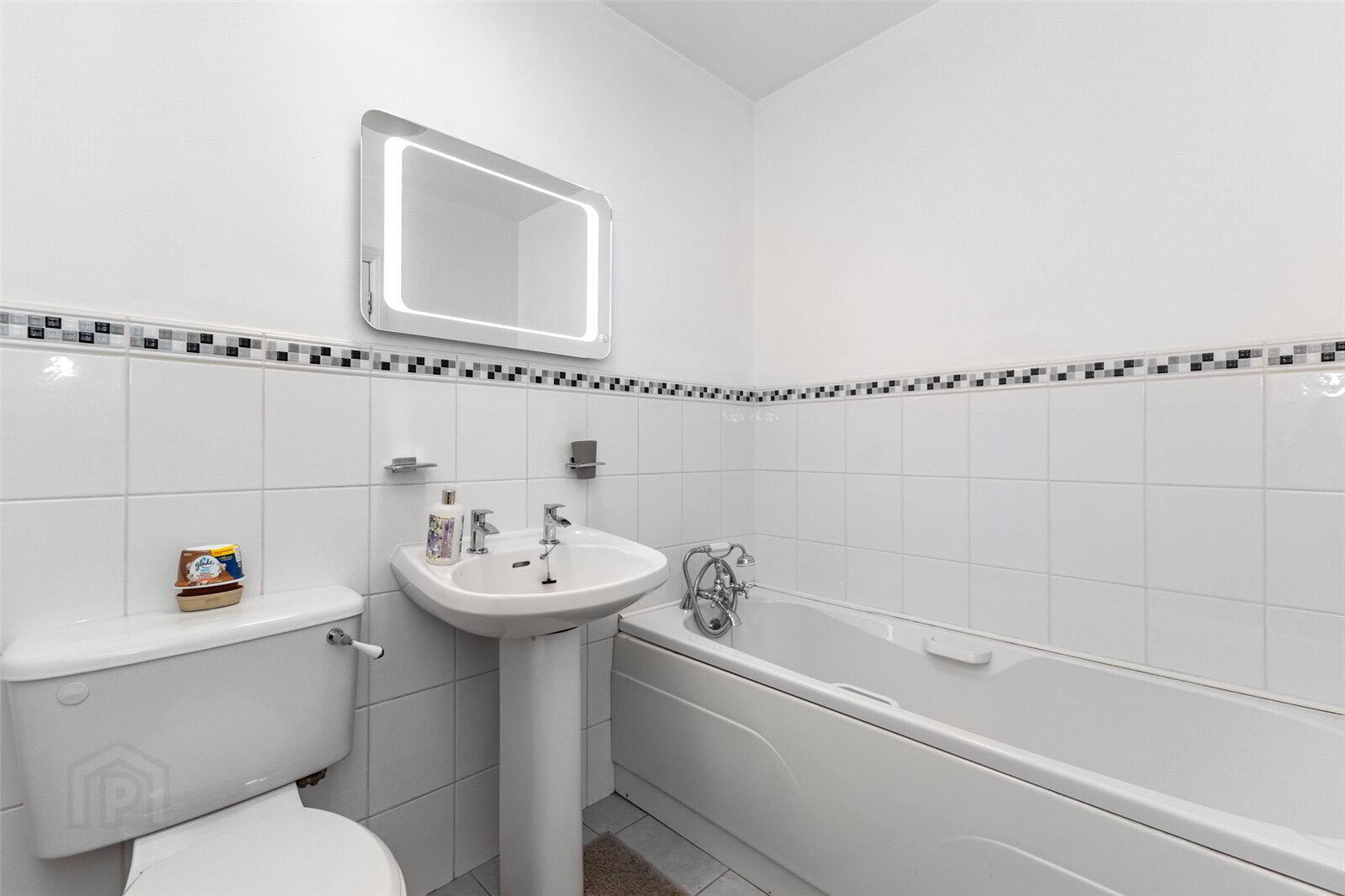 Flat 11 Cromwell Court, 110 Cromwell Road 14 of 17