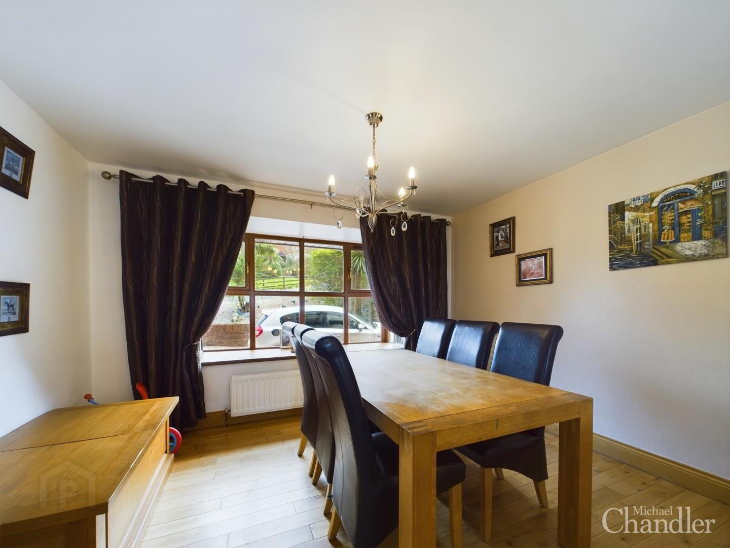 2 Castle Court 5 of 37