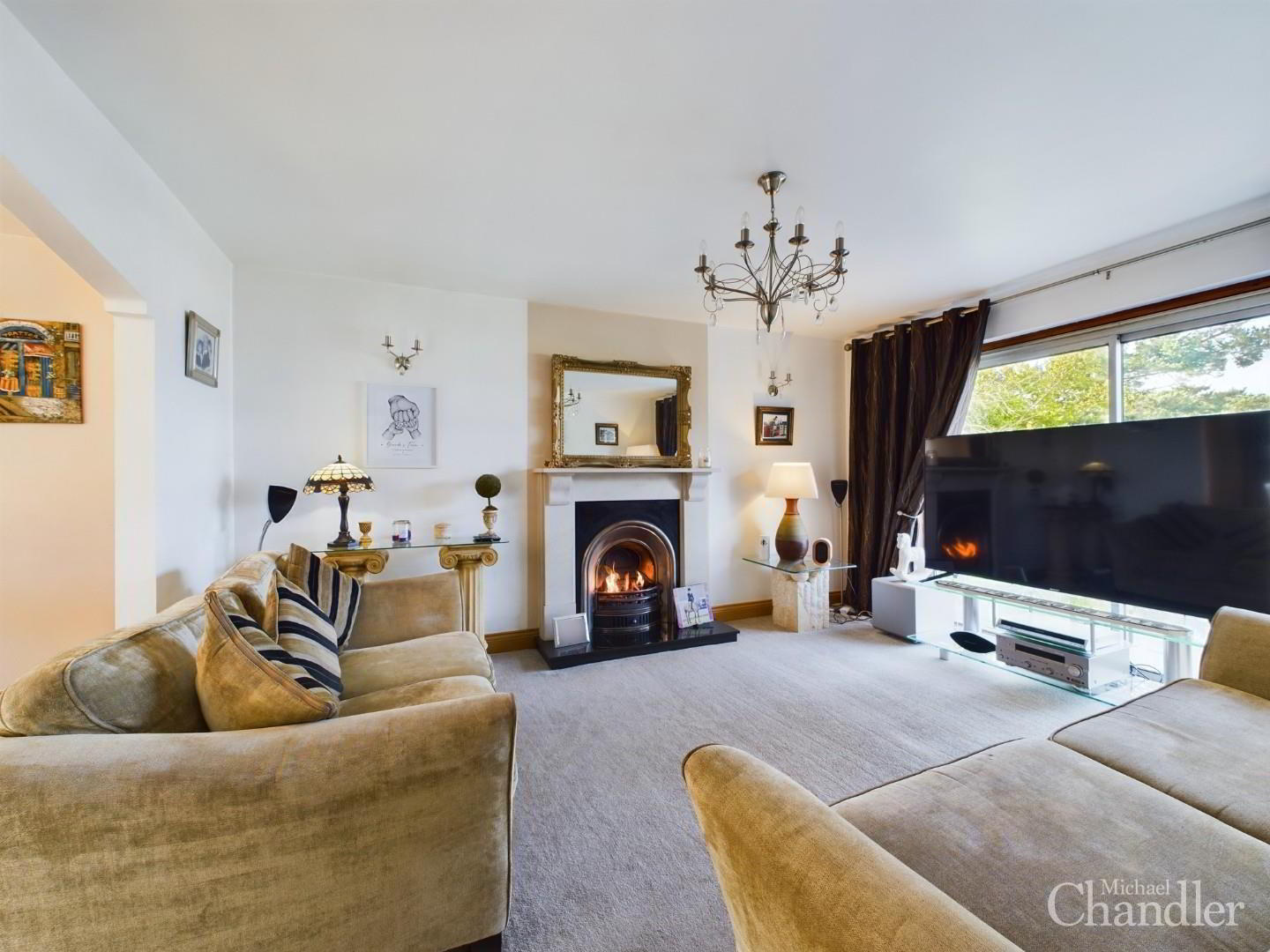 2 Castle Court 3 of 37