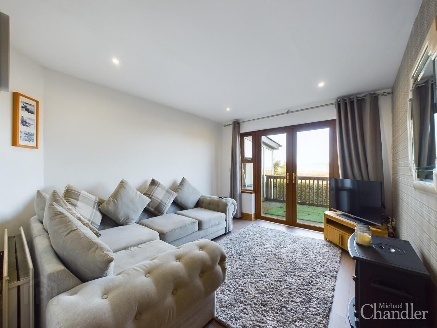 2 Castle Court 22 of 37