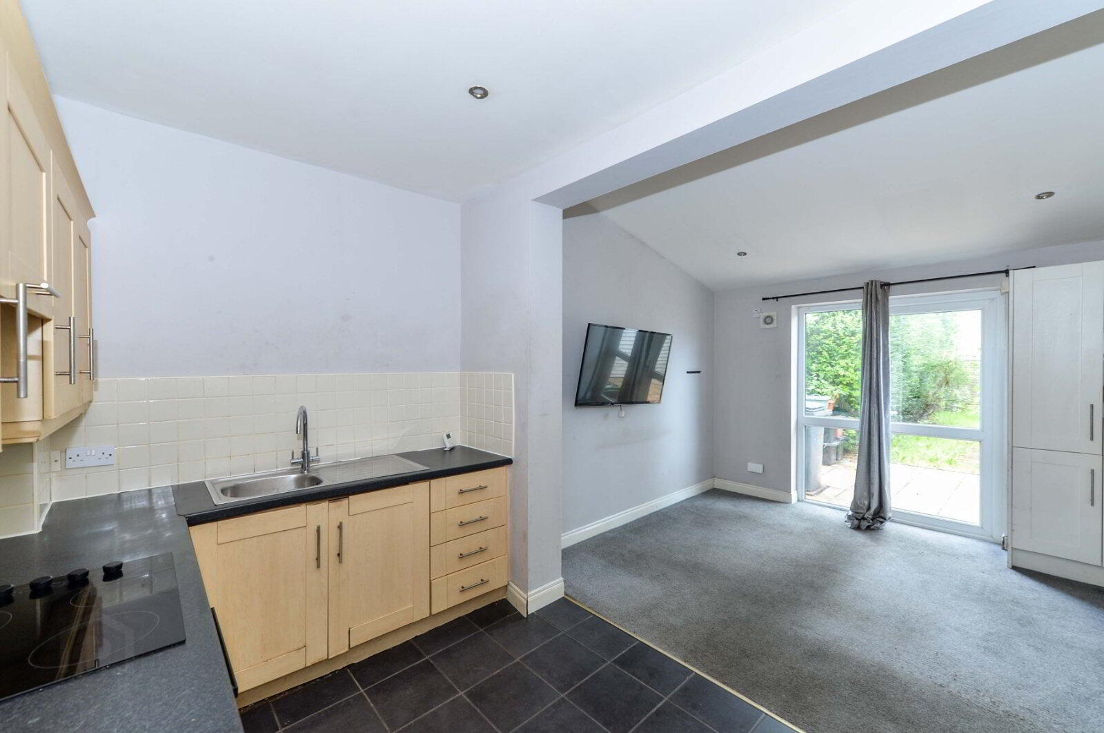 58 Lisavon Street 4 of 11