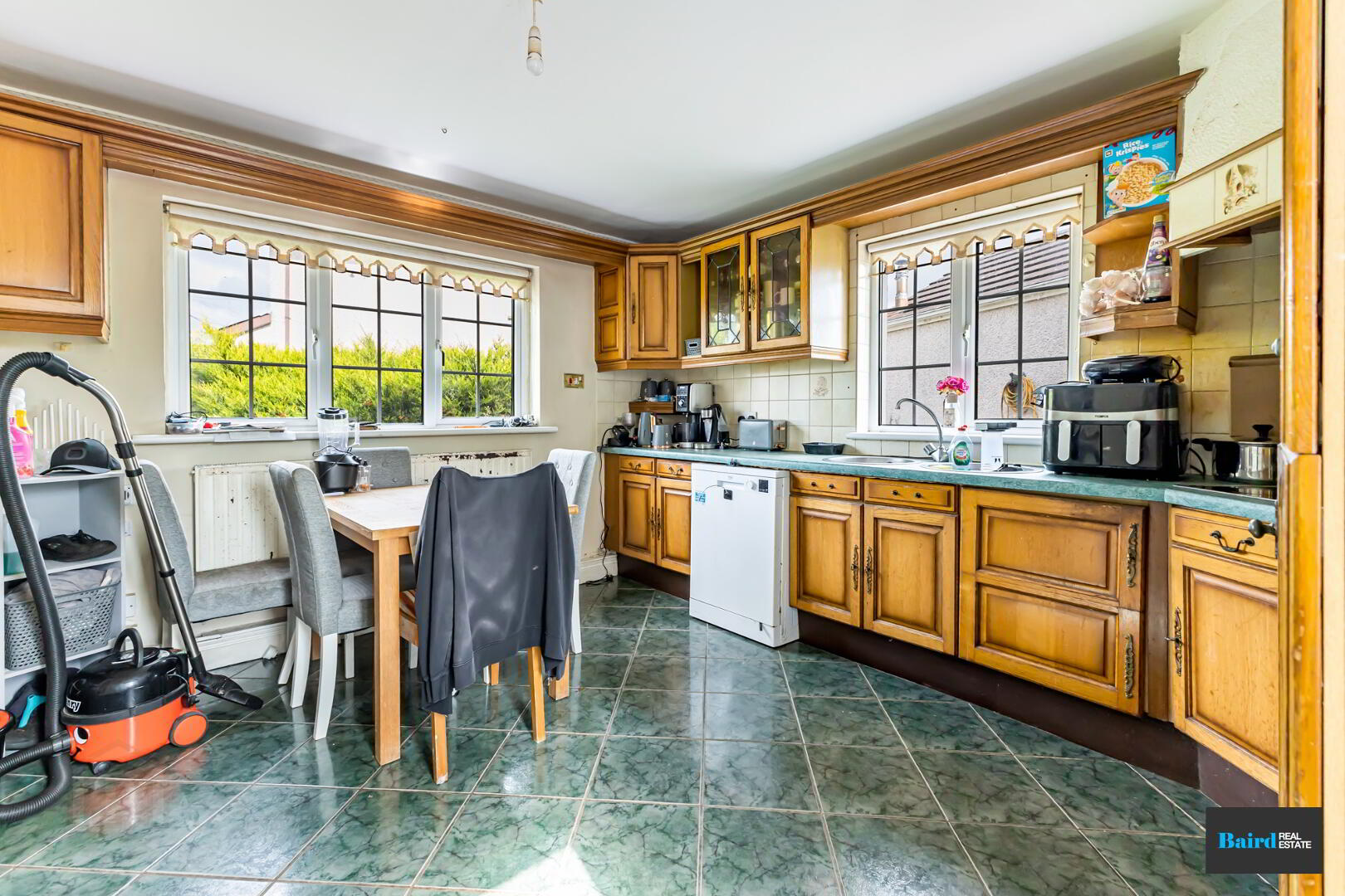 32 Derryvale Road 11 of 29