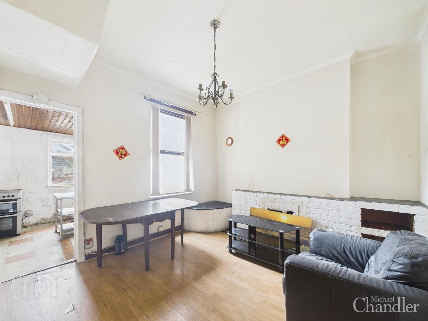 89 University Avenue 4 of 12