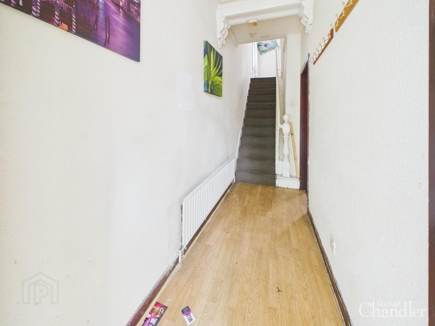 89 University Avenue 2 of 12