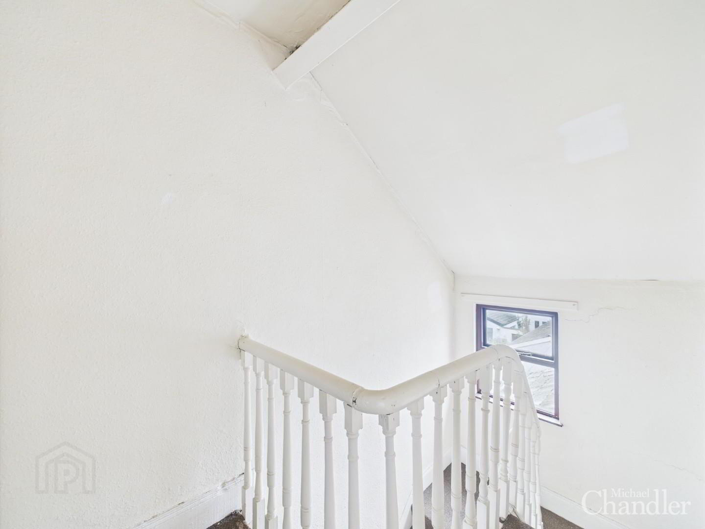 89 University Avenue 9 of 12