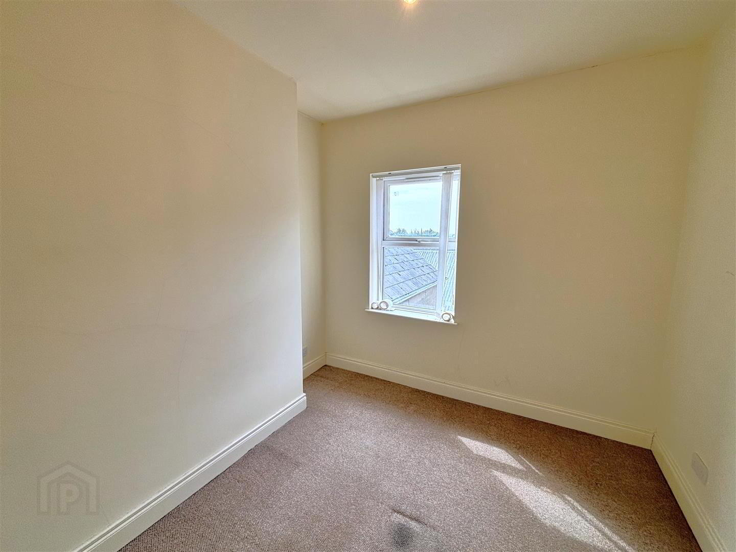 8 Rosemount Gardens 16 of 23
