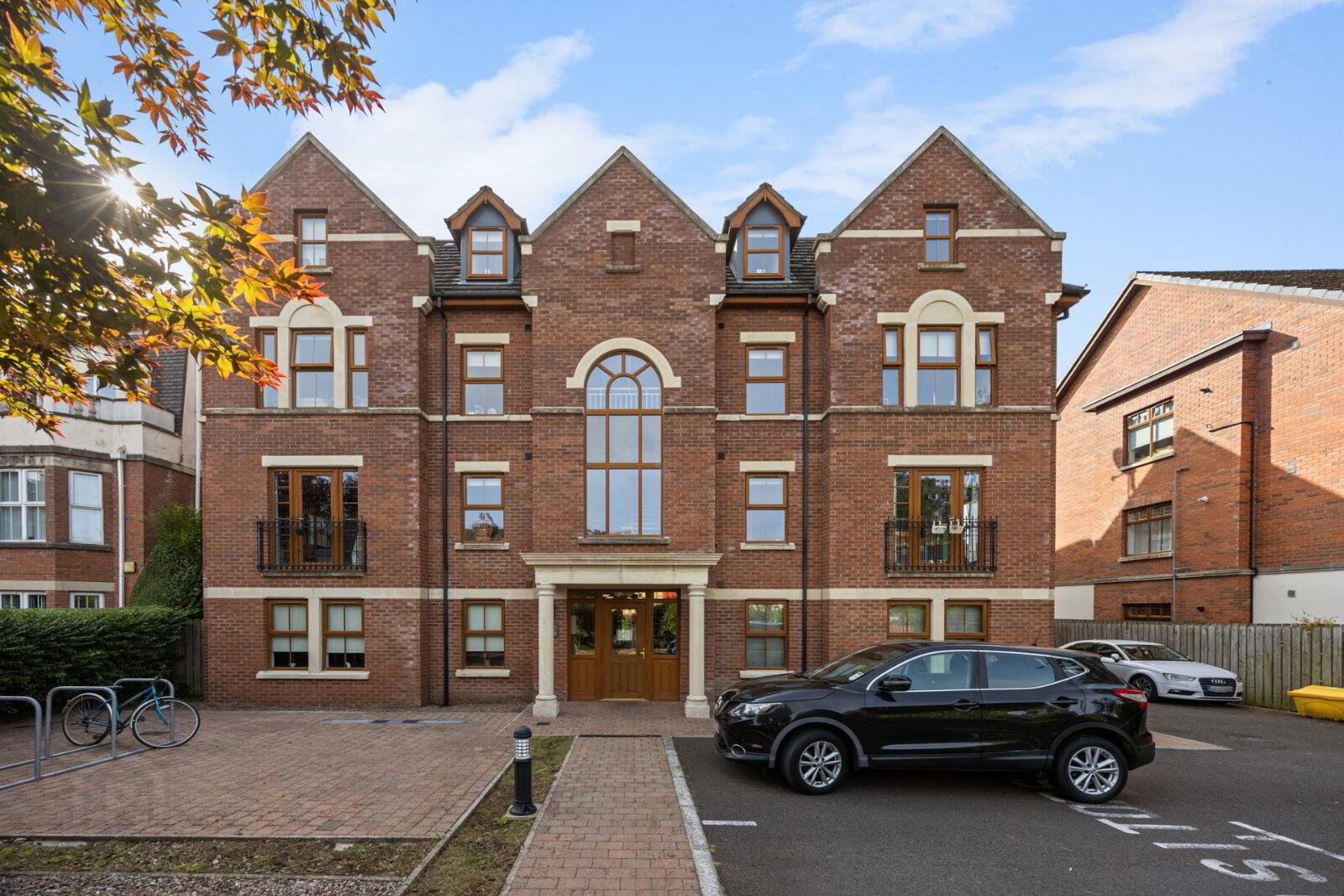 Apartment 3 22 Upper Lisburn Road 1 of 9