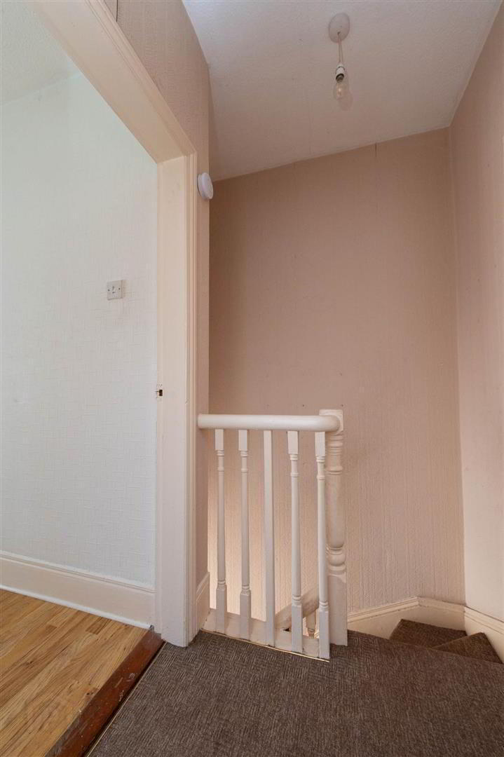 1 Edenderry Gardens 9 of 16