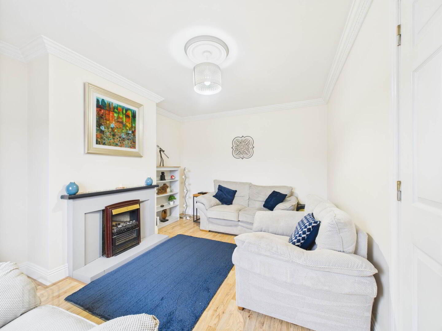 4 Riverside Mews 3 of 16